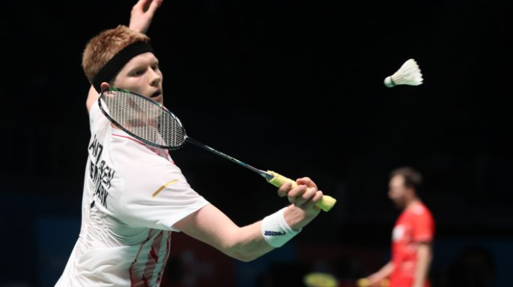 冲撞捕手或 冲撞捕手或